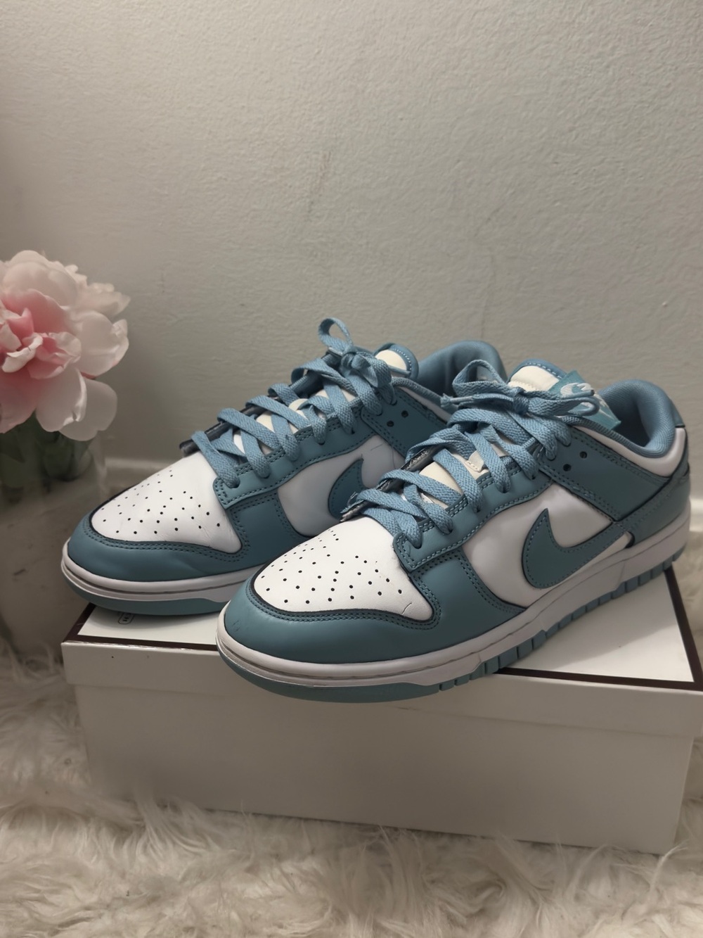 Nike Dunk Low Retro University Blue & White Sneakers Size Mens 8.5 Authentic